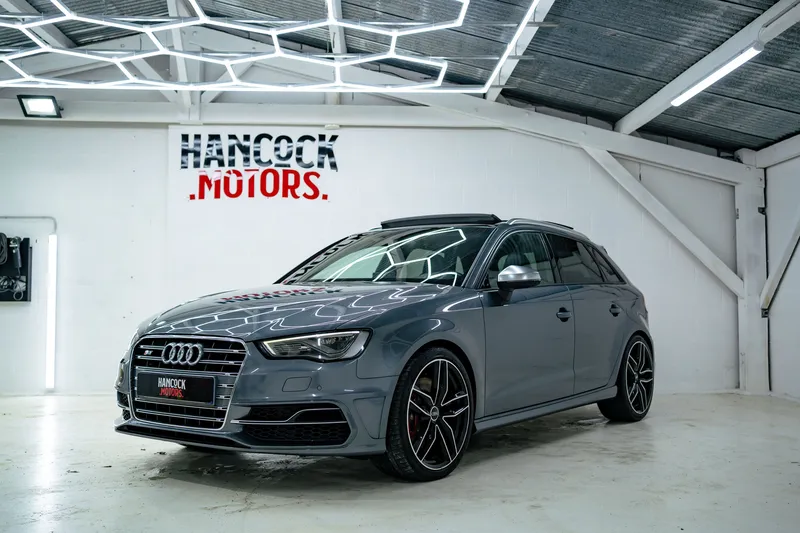 Audi S3 grise vendue par Hancock Motors à Scillé