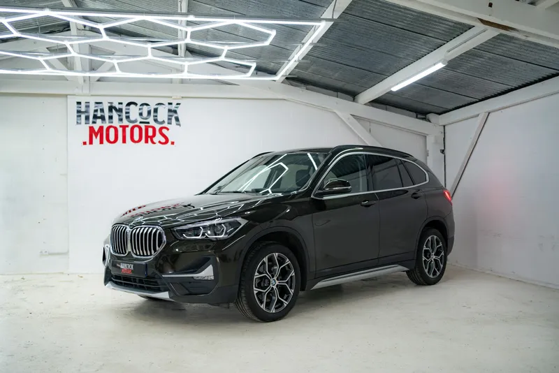 BMW X1 noir vendu par Hancock Motors à Scillé
